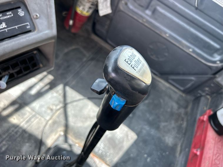 image for item DR4661 1999 Mack RD690S  dump truck