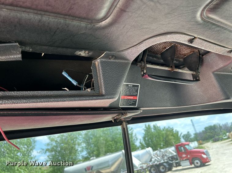 image for item DR4661 1999 Mack RD690S  dump truck