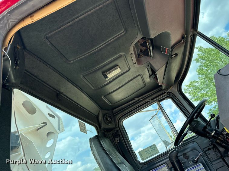 image for item DR4661 1999 Mack RD690S  dump truck