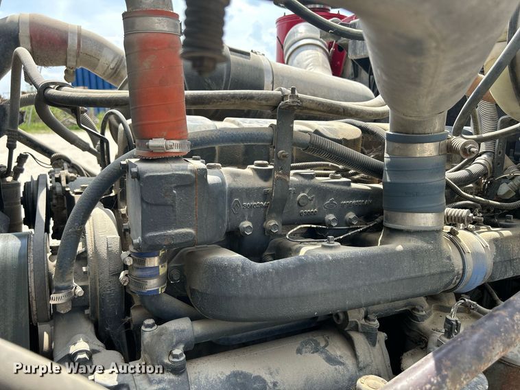 image for item DR4661 1999 Mack RD690S  dump truck