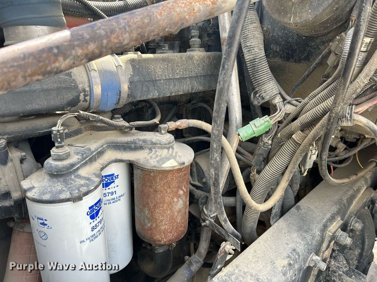 image for item DR4661 1999 Mack RD690S  dump truck