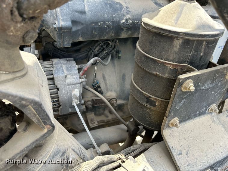 image for item DR4661 1999 Mack RD690S  dump truck