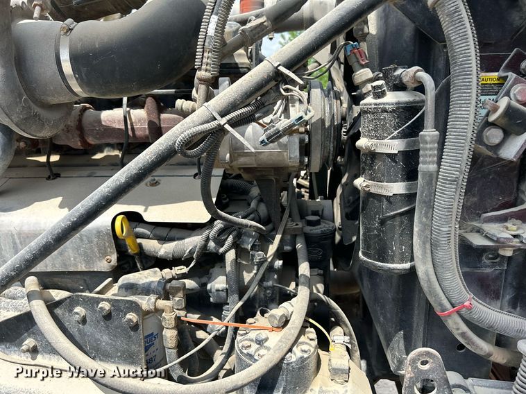 image for item DR4661 1999 Mack RD690S  dump truck