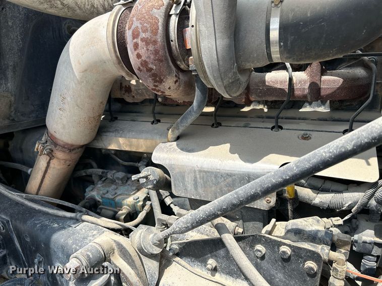 image for item DR4661 1999 Mack RD690S  dump truck