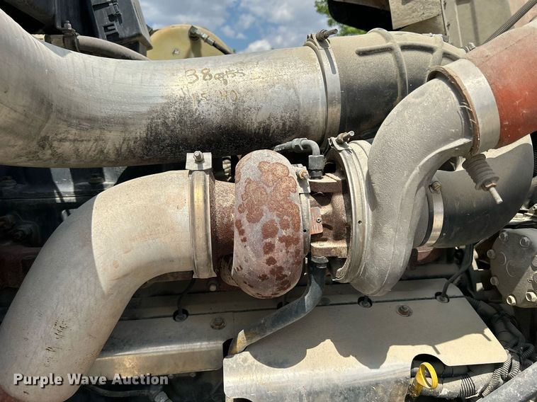 image for item DR4661 1999 Mack RD690S  dump truck