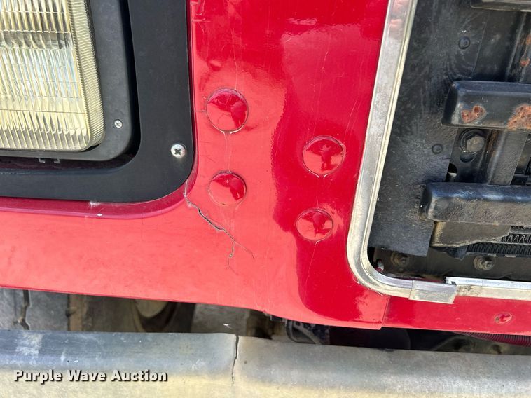 image for item DR4661 1999 Mack RD690S  dump truck