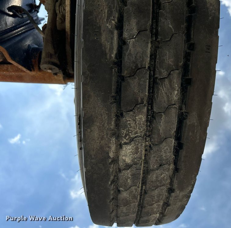 image for item DR4661 1999 Mack RD690S  dump truck