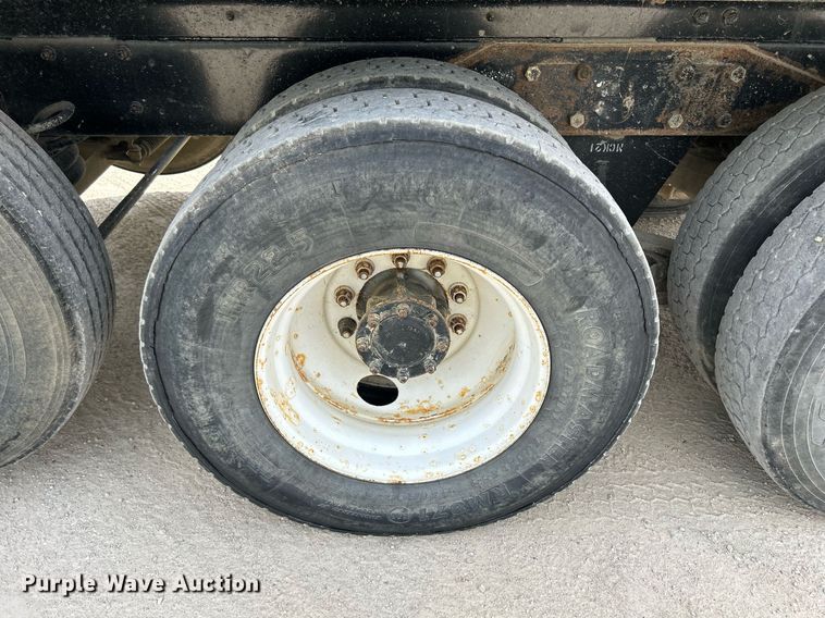 image for item DR4661 1999 Mack RD690S  dump truck