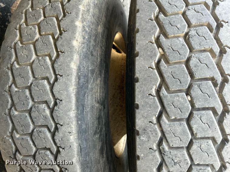 image for item DR4661 1999 Mack RD690S  dump truck