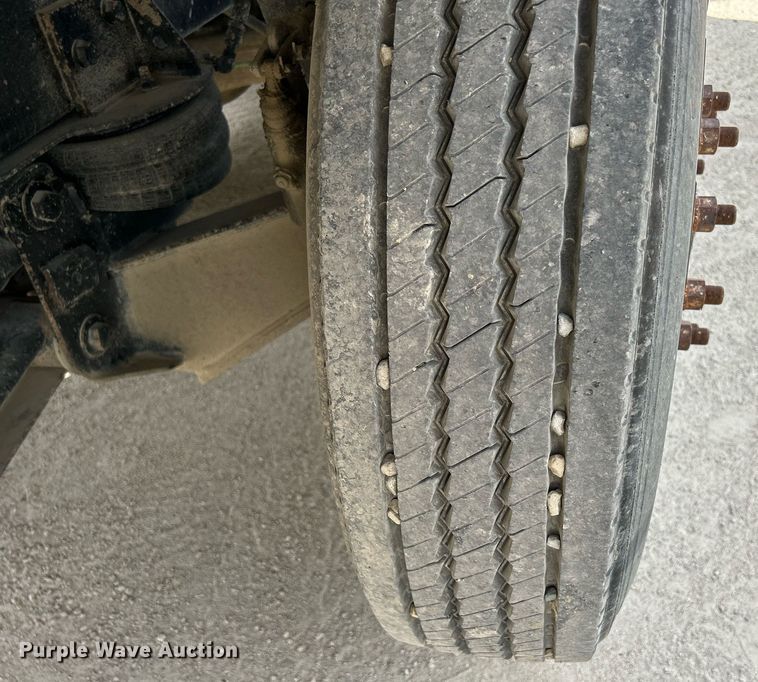 image for item DR4661 1999 Mack RD690S  dump truck