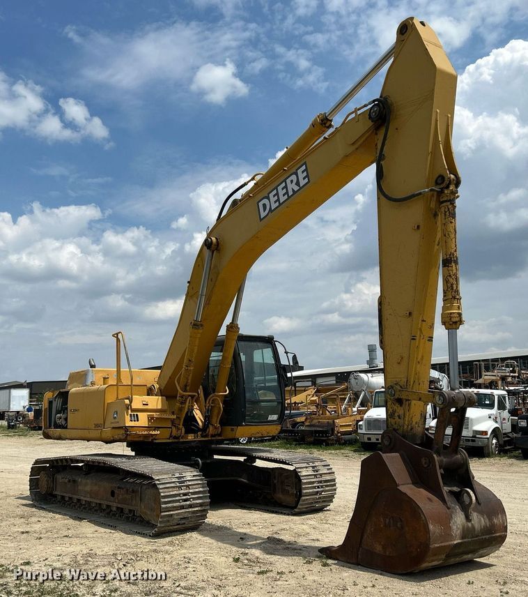 image for item DR4662 2003 John Deere 330C LC  excavator