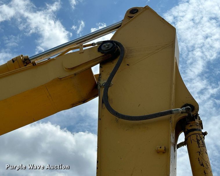 image for item DR4662 2003 John Deere 330C LC  excavator