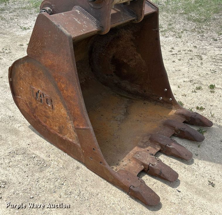 image for item DR4662 2003 John Deere 330C LC  excavator