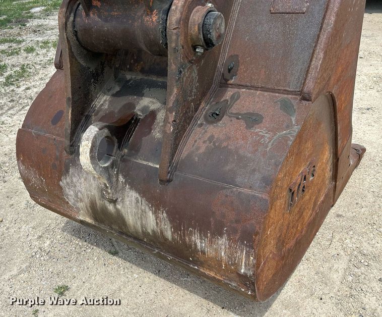 image for item DR4662 2003 John Deere 330C LC  excavator