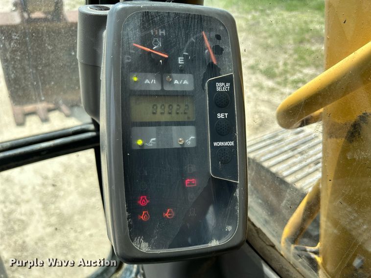 image for item DR4662 2003 John Deere 330C LC  excavator