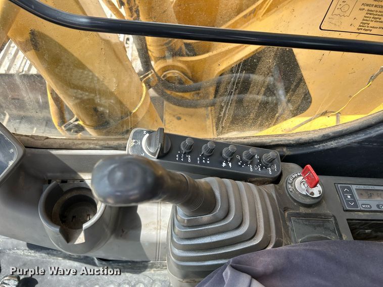 image for item DR4662 2003 John Deere 330C LC  excavator