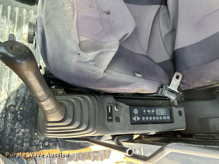 image for item DR4662 2003 John Deere 330C LC  excavator