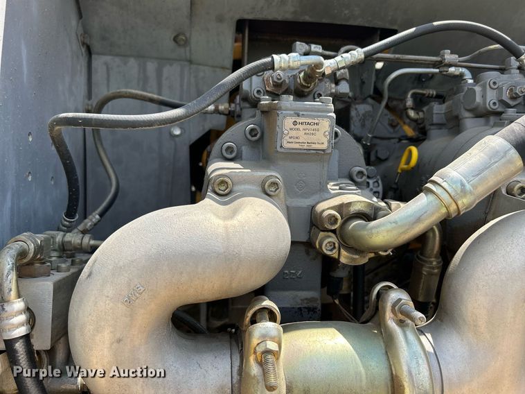 image for item DR4662 2003 John Deere 330C LC  excavator