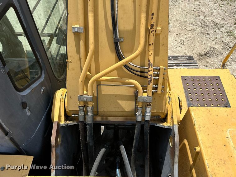 image for item DR4662 2003 John Deere 330C LC  excavator