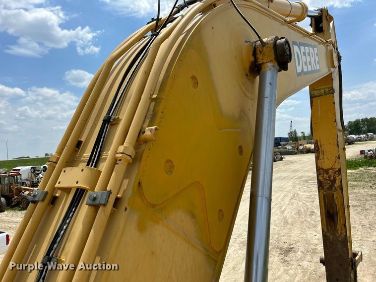 image for item DR4662 2003 John Deere 330C LC  excavator