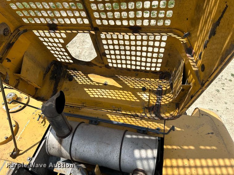 image for item DR4662 2003 John Deere 330C LC  excavator