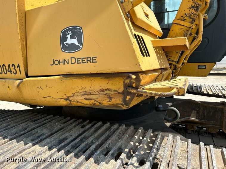 image for item DR4662 2003 John Deere 330C LC  excavator