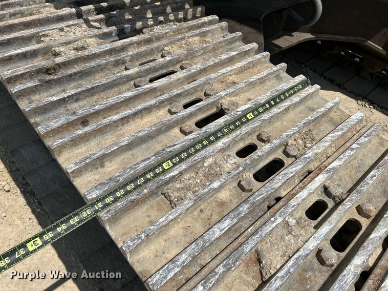 image for item DR4662 2003 John Deere 330C LC  excavator