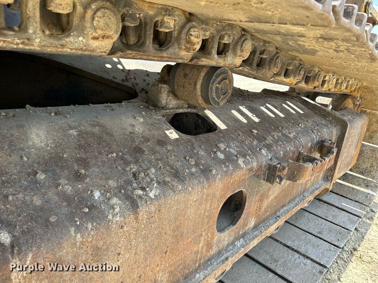 image for item DR4662 2003 John Deere 330C LC  excavator