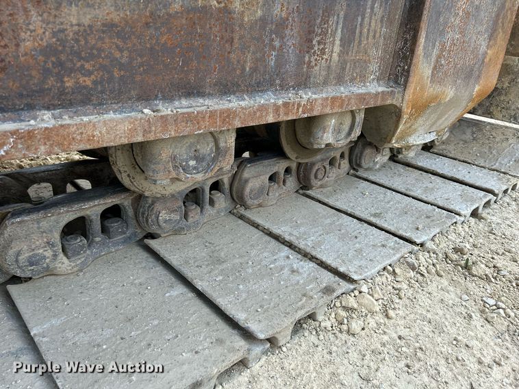 image for item DR4662 2003 John Deere 330C LC  excavator