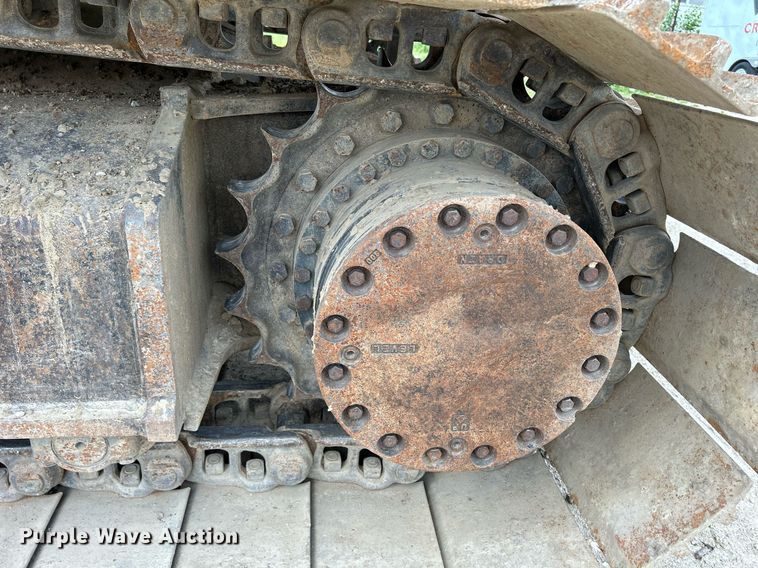 image for item DR4662 2003 John Deere 330C LC  excavator