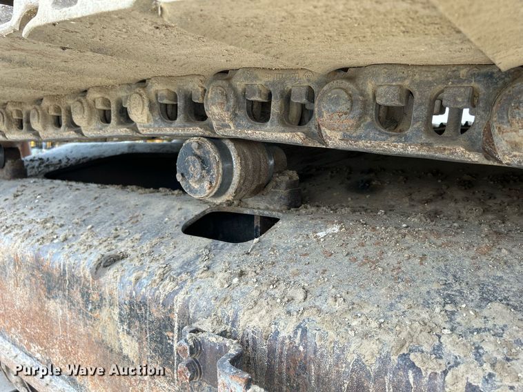 image for item DR4662 2003 John Deere 330C LC  excavator