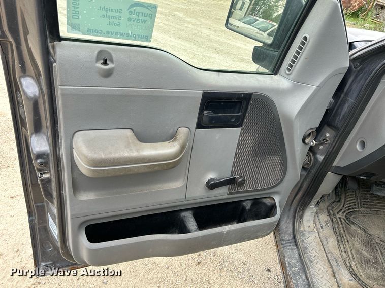 image for item DR4663 2008 Ford F150 XL  pickup truck