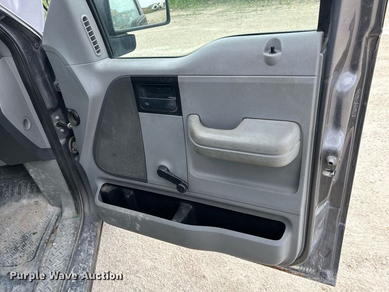 image for item DR4663 2008 Ford F150 XL  pickup truck