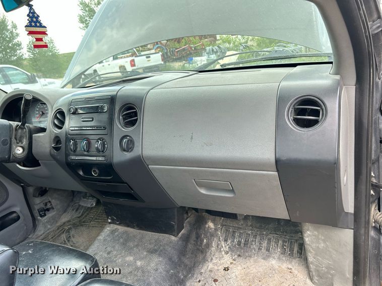 image for item DR4663 2008 Ford F150 XL  pickup truck