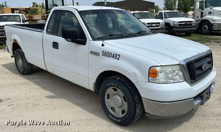 image for item DR4664 2004 Ford F150 XL  pickup truck