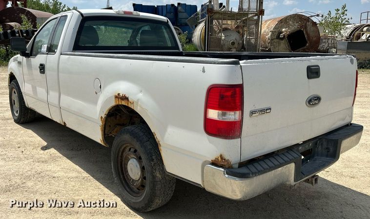 image for item DR4664 2004 Ford F150 XL  pickup truck