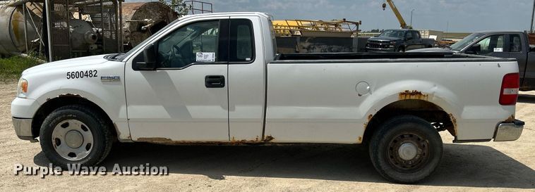 image for item DR4664 2004 Ford F150 XL  pickup truck