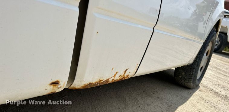 image for item DR4664 2004 Ford F150 XL  pickup truck