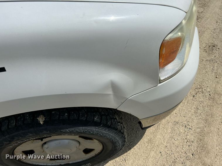 image for item DR4664 2004 Ford F150 XL  pickup truck