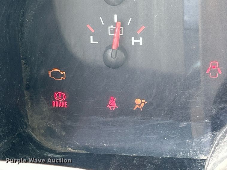 image for item DR4664 2004 Ford F150 XL  pickup truck