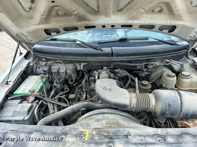 image for item DR4664 2004 Ford F150 XL  pickup truck