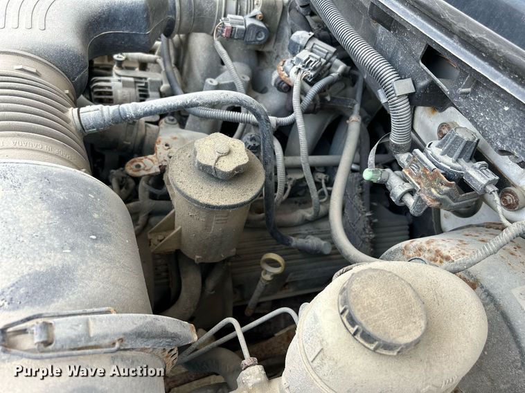 image for item DR4664 2004 Ford F150 XL  pickup truck