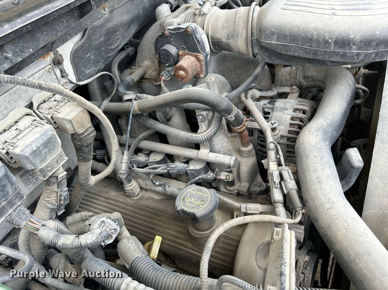 image for item DR4664 2004 Ford F150 XL  pickup truck