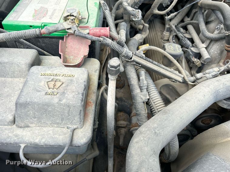 image for item DR4664 2004 Ford F150 XL  pickup truck