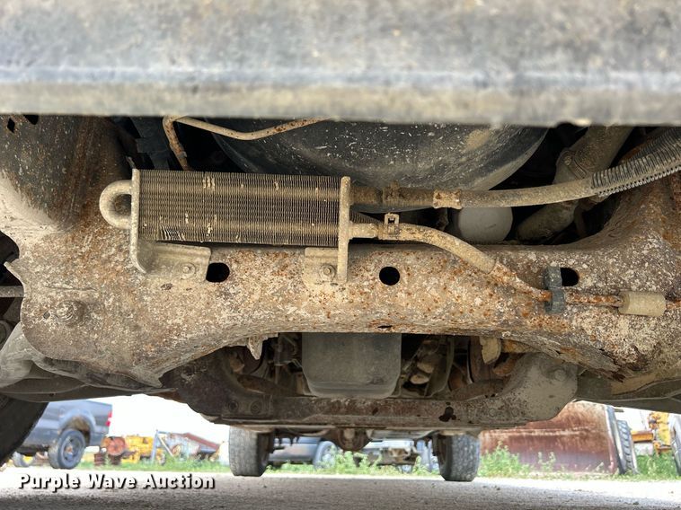 image for item DR4664 2004 Ford F150 XL  pickup truck