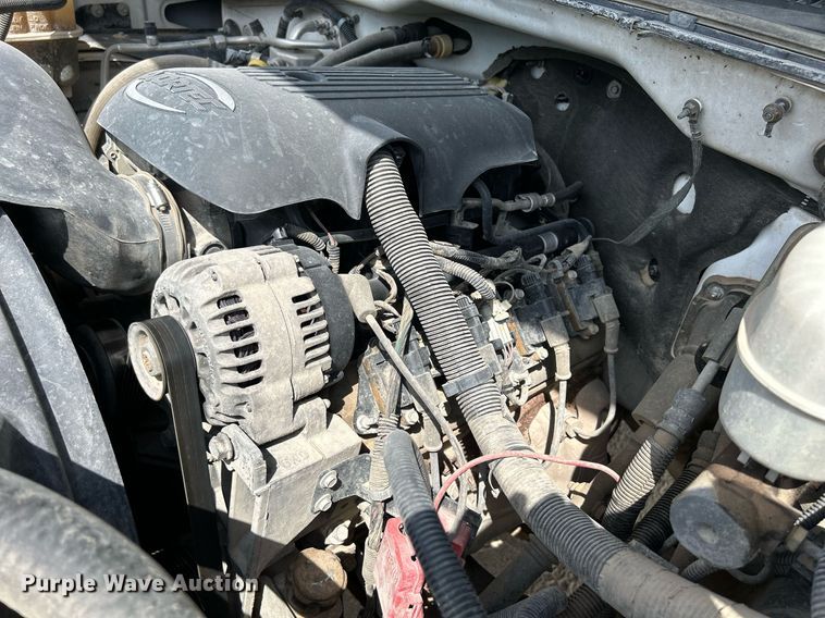 image for item DR4665 2005 Chevrolet Silverado 2500HD  pickup truck cab and chassis