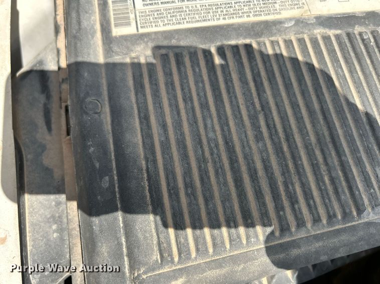 image for item DR4665 2005 Chevrolet Silverado 2500HD  pickup truck cab and chassis