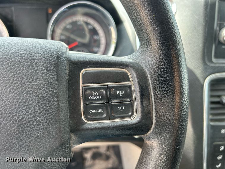 image for item DR4666 2013 Dodge Grand Caravan  van