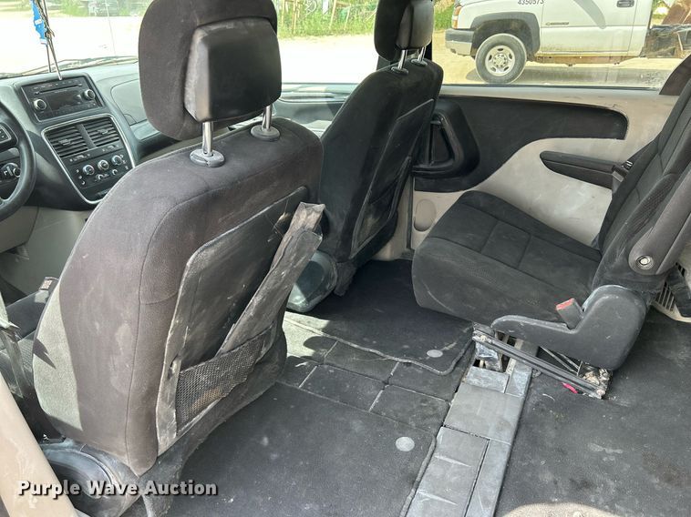 image for item DR4666 2013 Dodge Grand Caravan  van