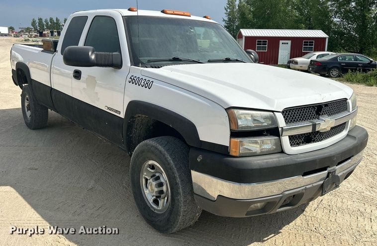 image for item DR4667 2003 Chevrolet Silverado 2500HD  Ext. Cab pickup truck